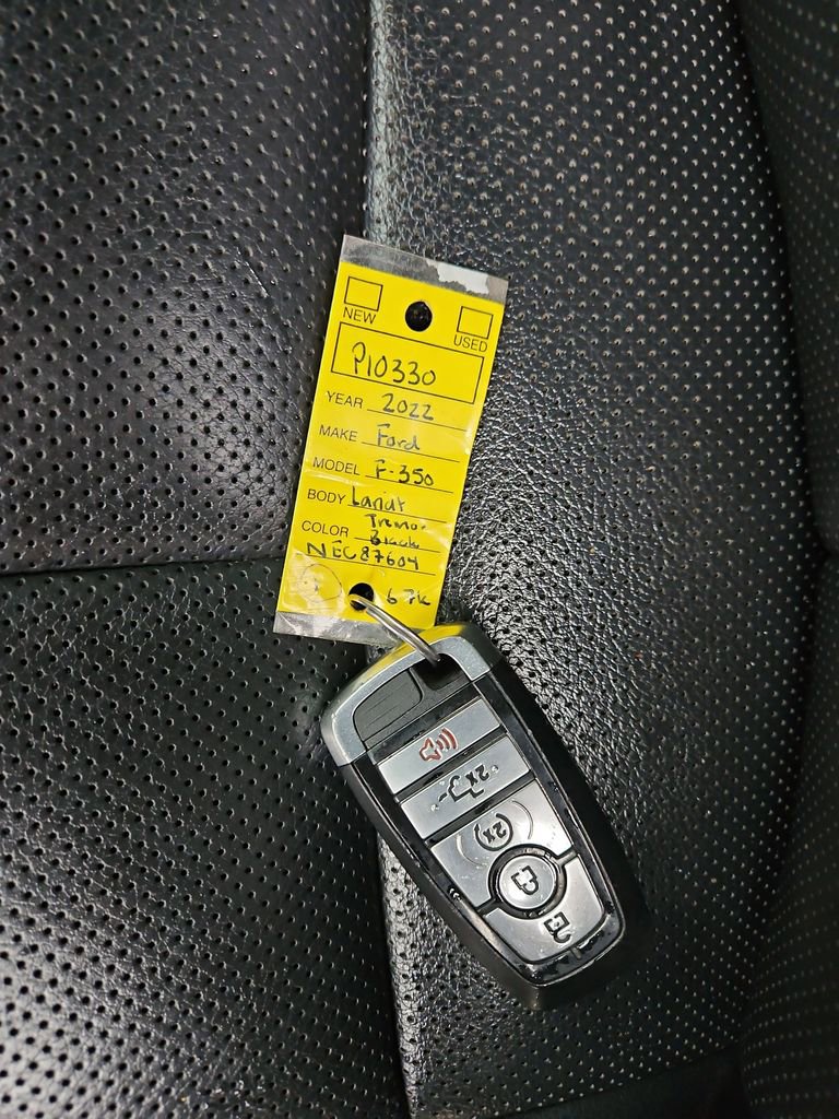 Used 2022 Ford F350 Lariat w/ Tremor Off-Road Package AWD/4WD image 28
