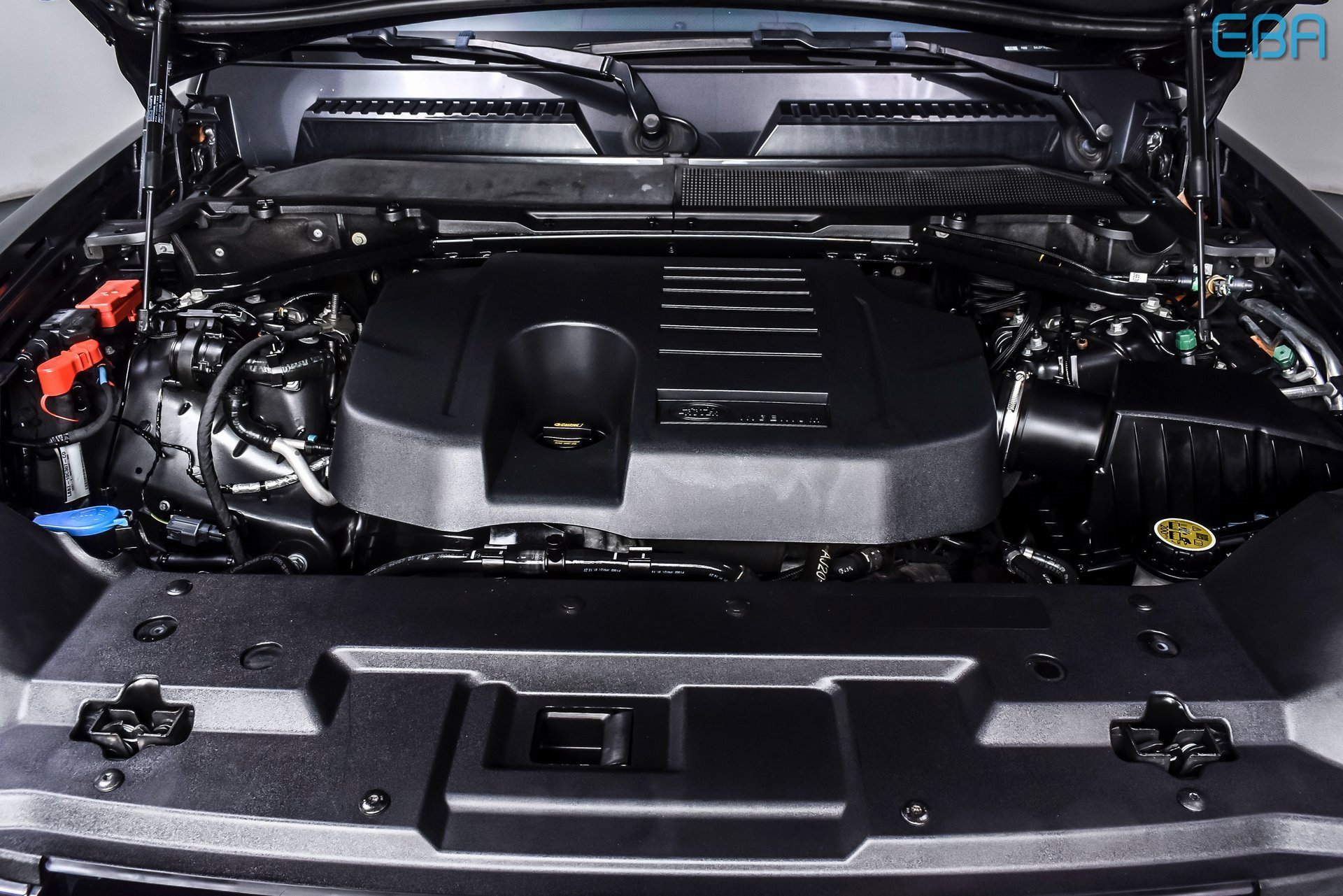 Used 2021 Land Rover Defender 110 SE image 11