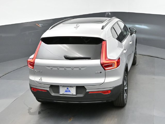 Used 2024 Volvo XC40 B5 Plus AWD/4WD image 45