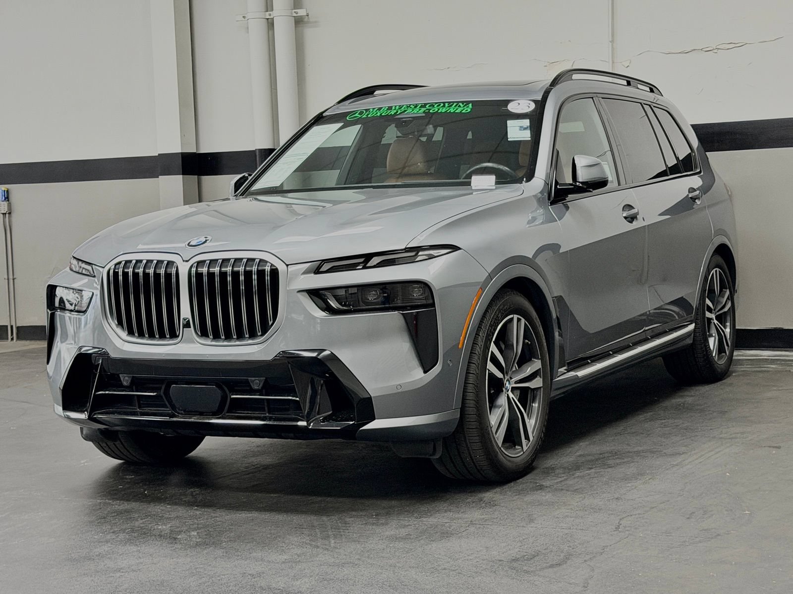 Used 2023 BMW X7 xDrive40i w/ M Sport Package AWD/4WD image 7