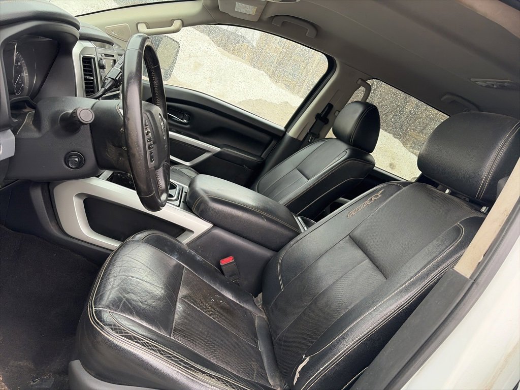 Used 2019 Nissan Titan PRO-4X w/ Pro-4x Convenience Package image 9