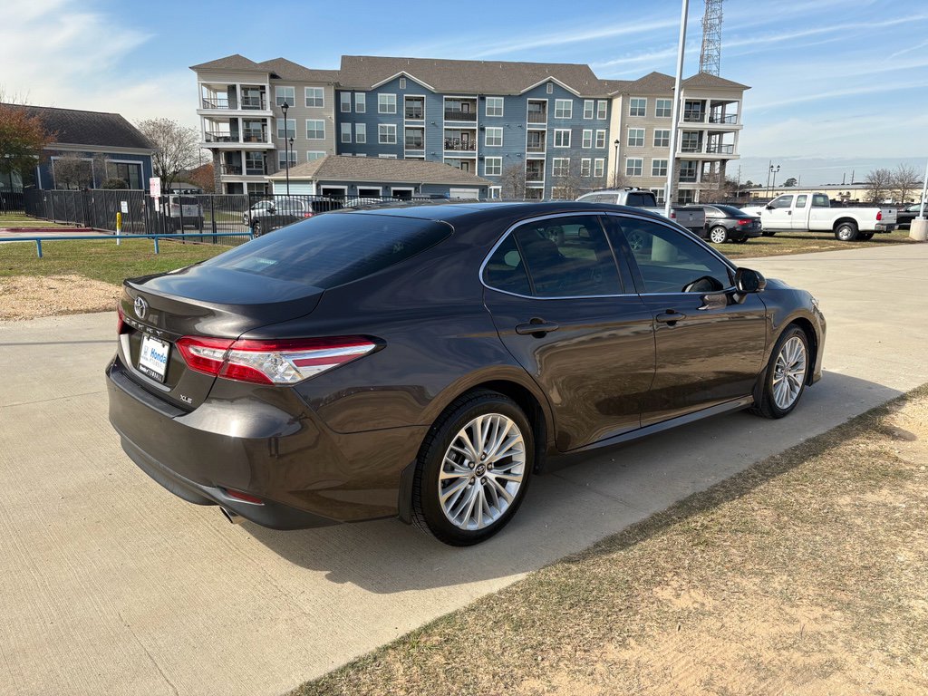 Used 2018 Toyota Camry XLE image 8