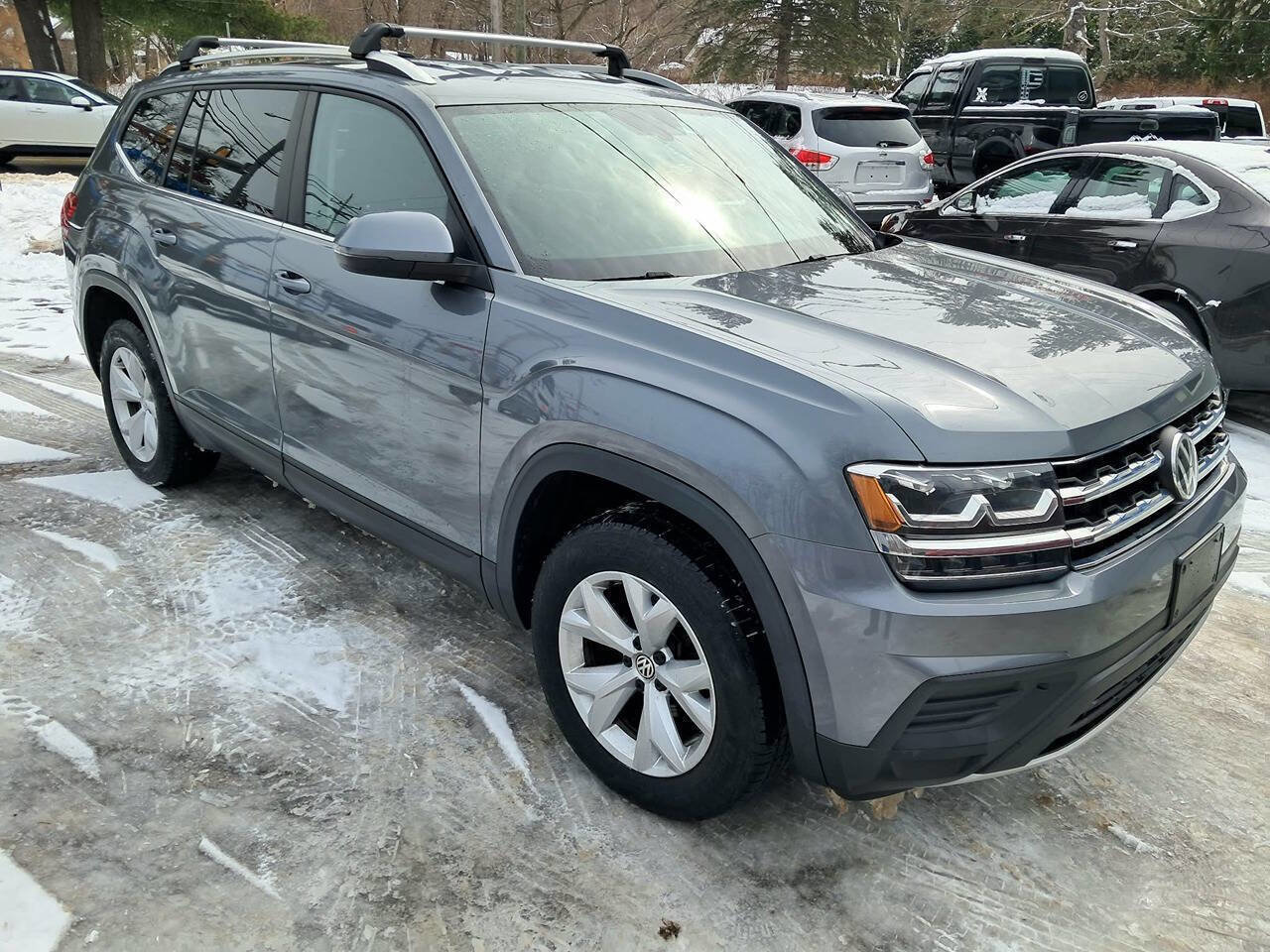 Used 2019 Volkswagen Atlas S w/ Towing Package image 2