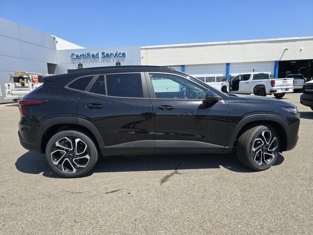 New 2026 Chevrolet Trax RS w/ Sunroof Package FWD image 14
