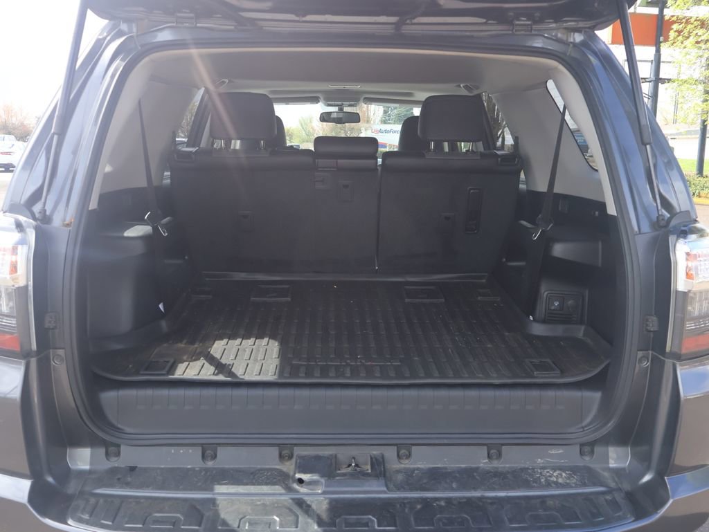 Used 2019 Toyota 4Runner SR5 Premium image 6