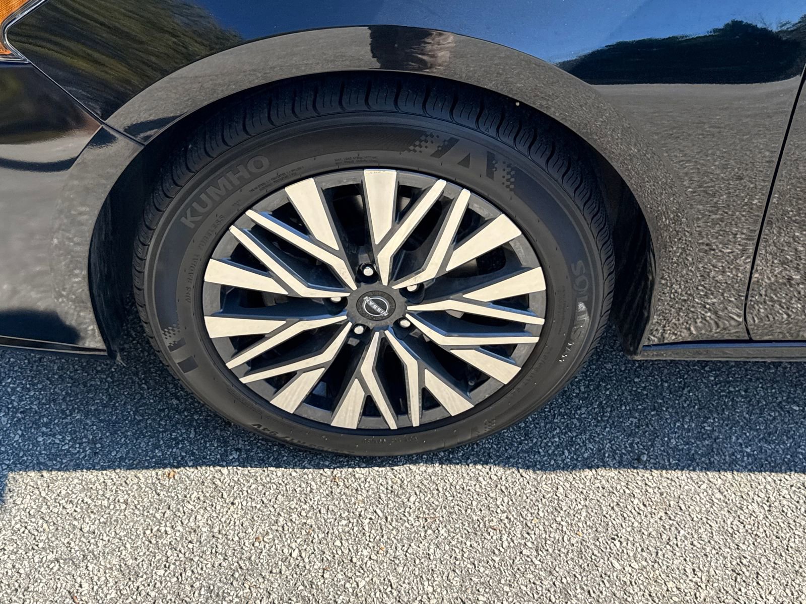 Used 2024 Nissan Altima 2.5 SV image 11