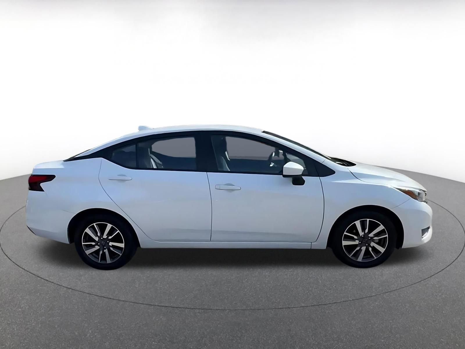 Used 2025 Nissan Versa SV image 16