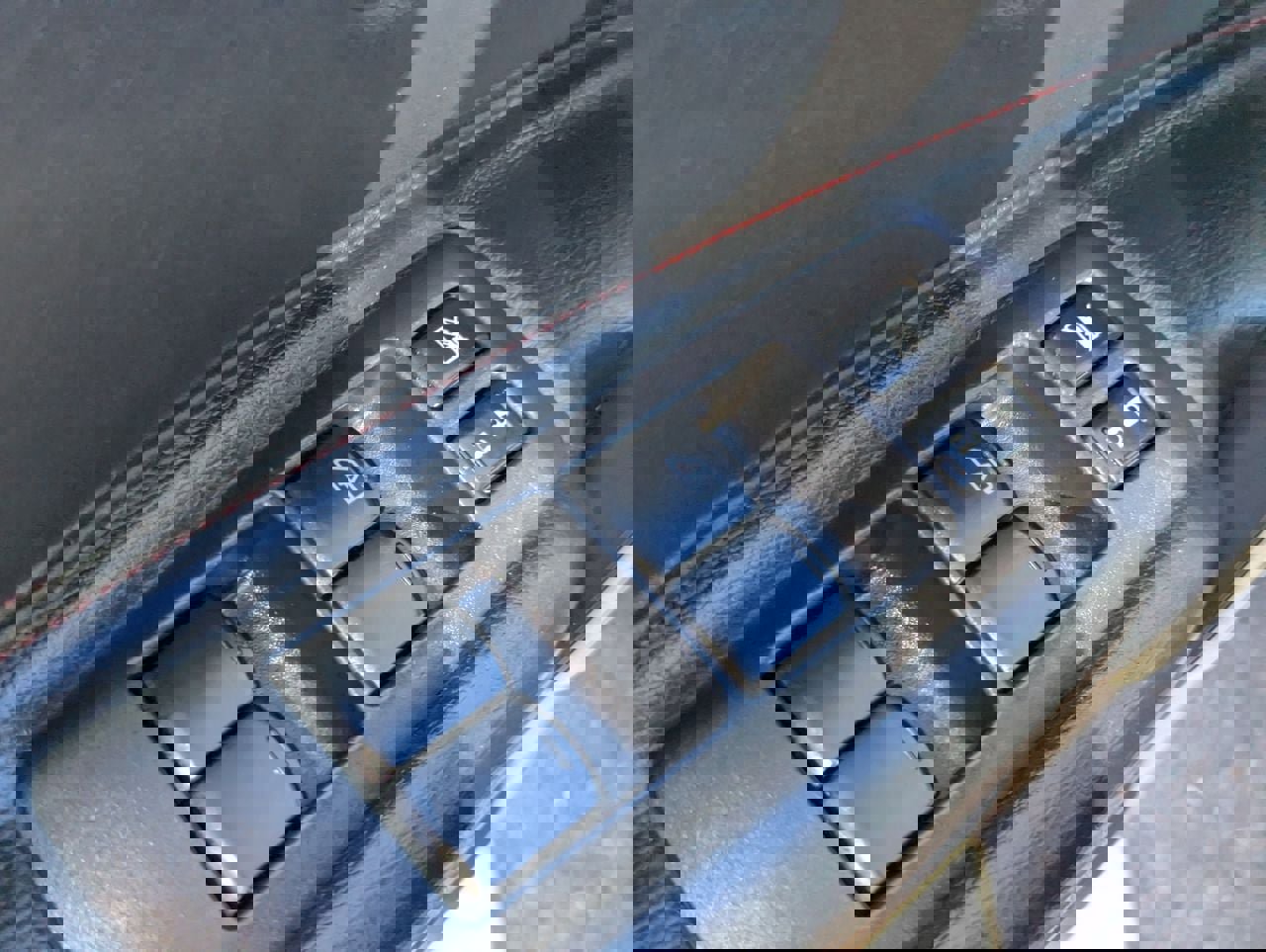 Used 2011 Nissan Rogue SV w/ SL Pkg image 22