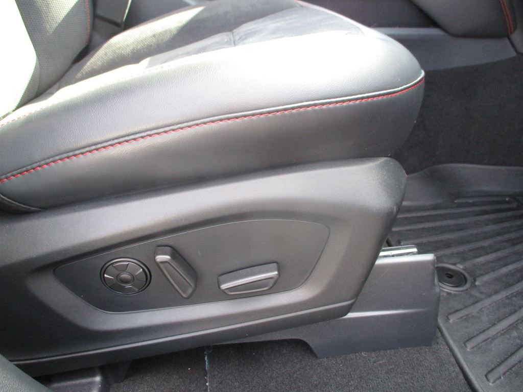 Used 2025 Ford Explorer ST image 7