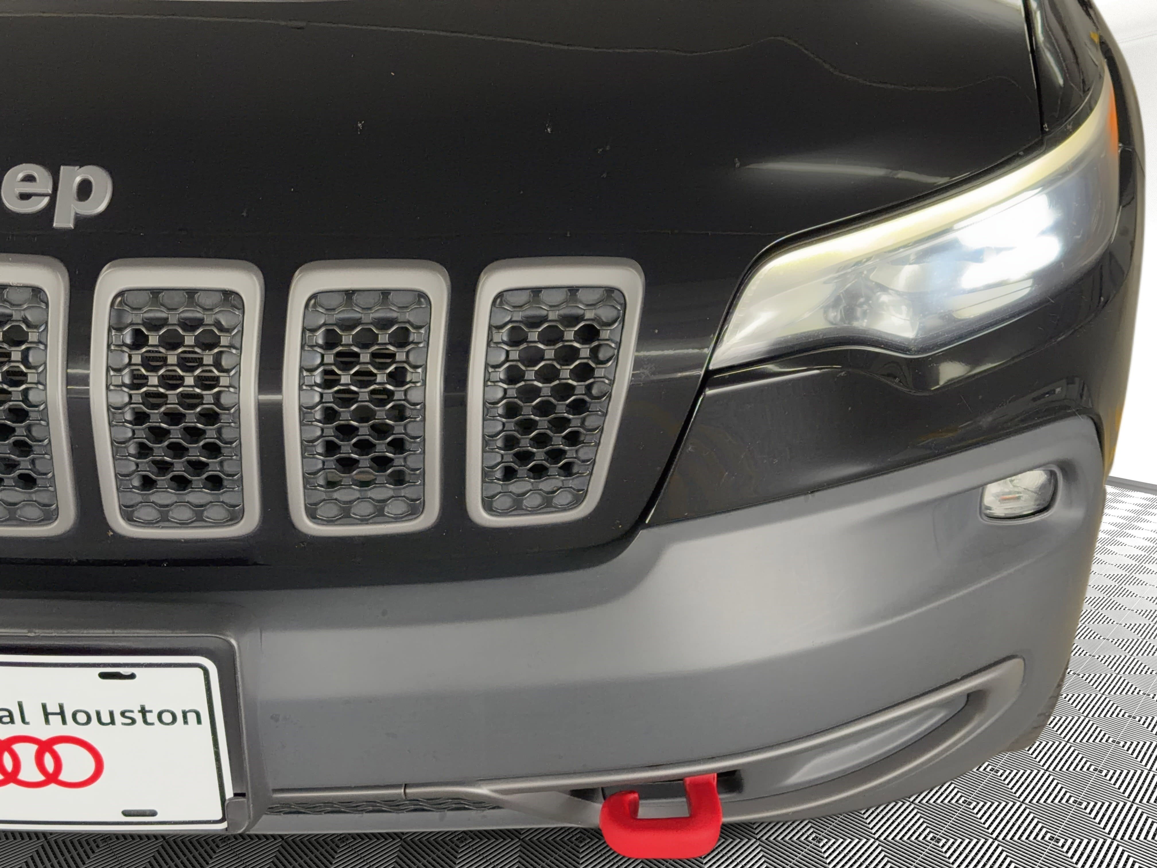 Used 2019 Jeep Cherokee Trailhawk w/ Comfort/Convenience Group AWD/4WD image 11