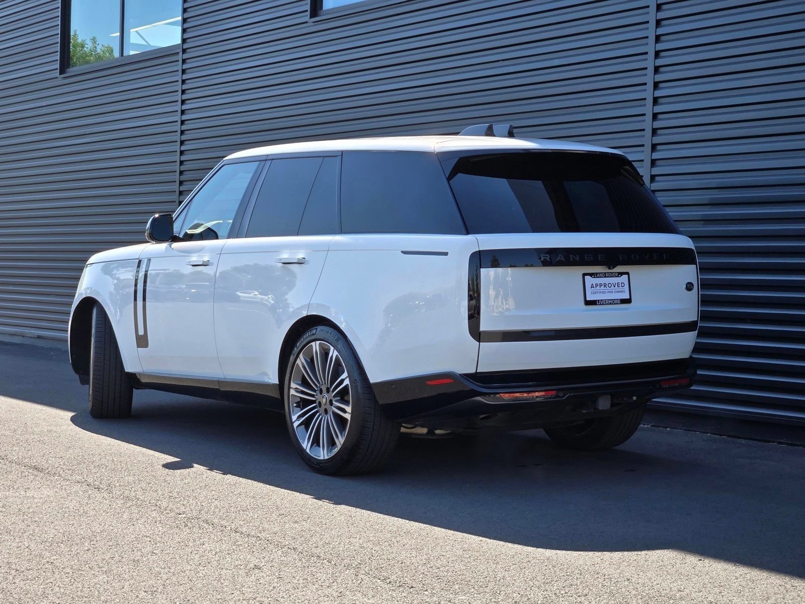 Used 2023 Land Rover Range Rover SE AWD/4WD image 5