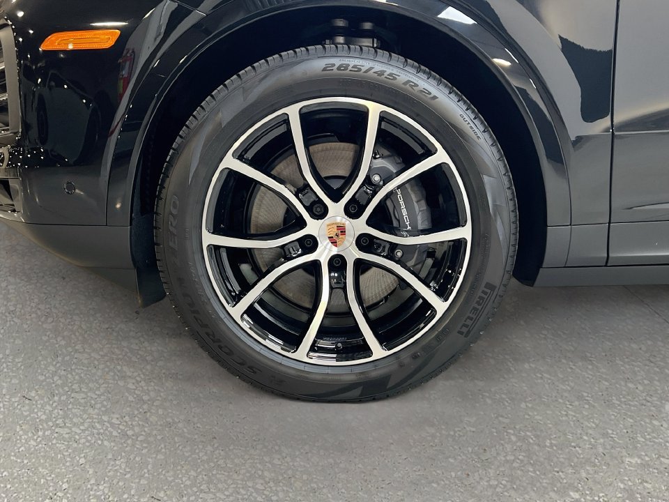 New 2026 Porsche Cayenne AWD/4WD image 33