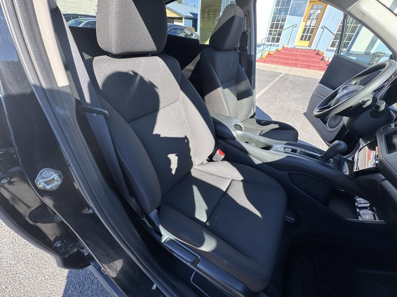 Used 2017 Honda HR-V EX image 31