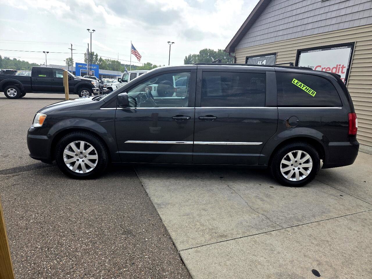 Used 2012 Chrysler Town & Country Touring w/ Entertainment Group #1 image 7
