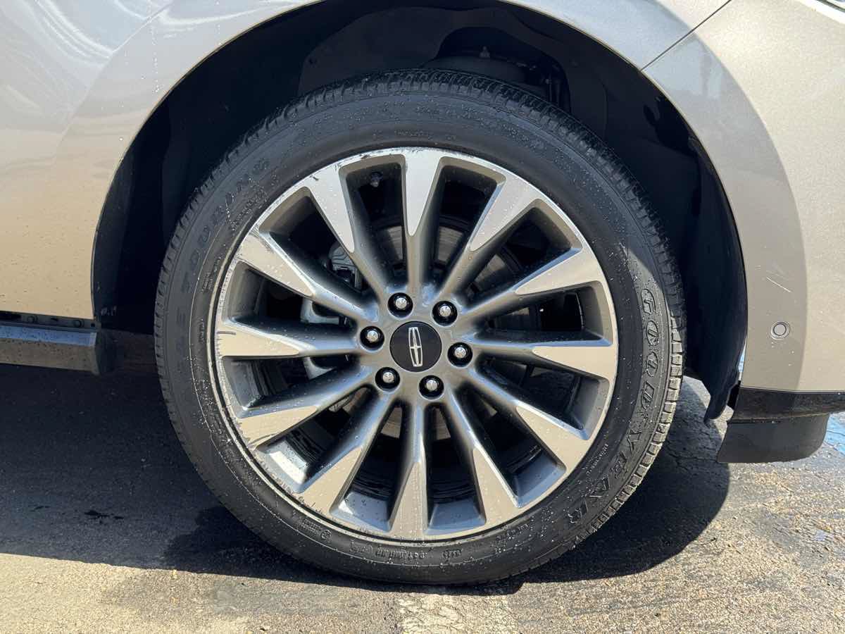 Used 2018 Lincoln Navigator L Select w/ Technology Package AWD/4WD image 24