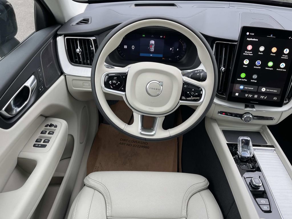 New 2026 Volvo XC60 B5 Ultra w/ Climate Package image 14