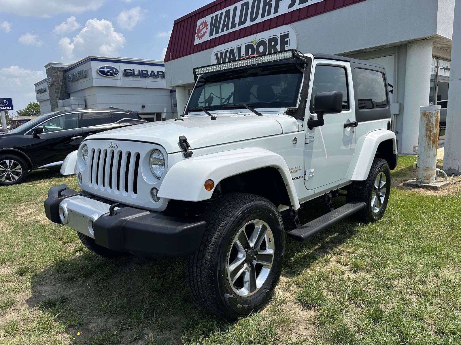 Used 2015 Jeep Wrangler Sahara w/ Connectivity Group AWD/4WD image 3