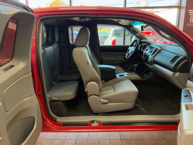 Used 2012 Toyota Tacoma 4x4 Access Cab w/ SR5 Pkg image 29