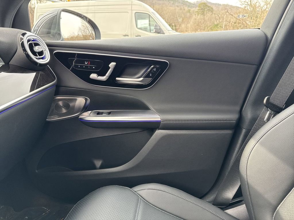 New 2025 Mercedes-Benz GLC 300 4MATIC image 24