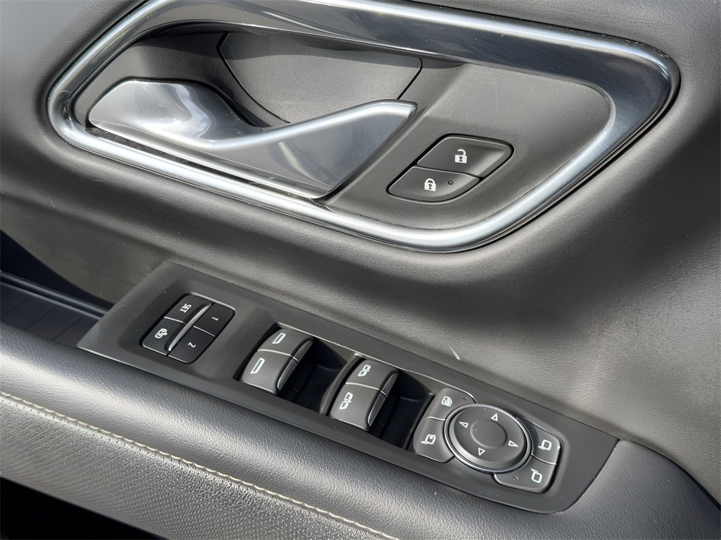 Used 2023 Chevrolet Suburban Premier image 26