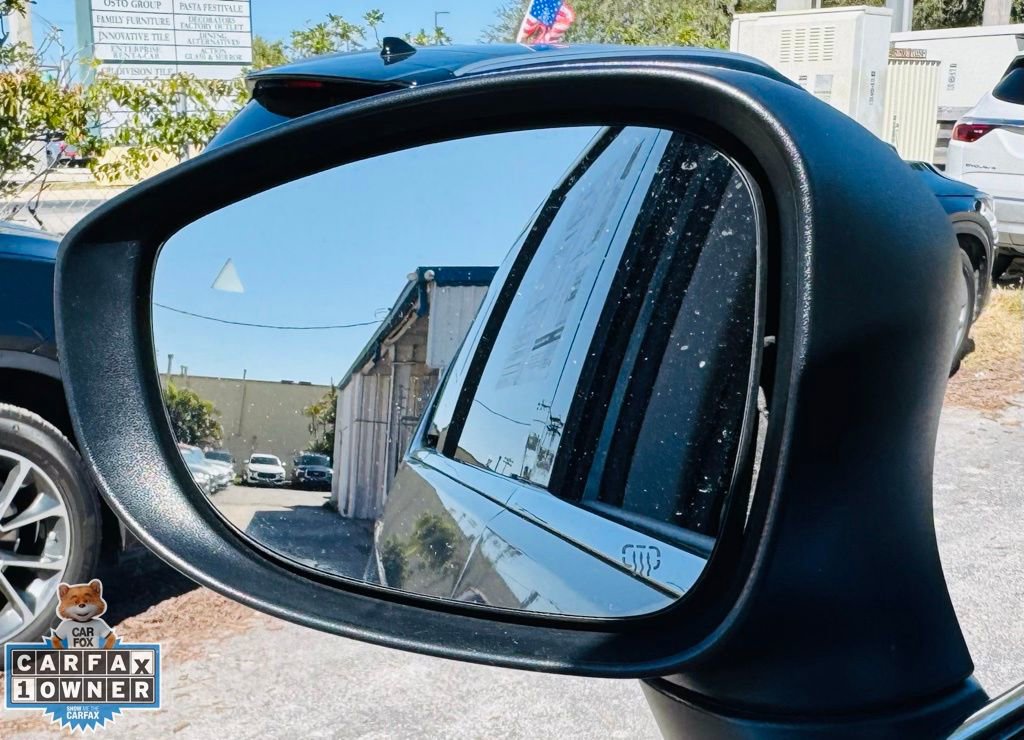 Used 2020 Chrysler Voyager L image 18