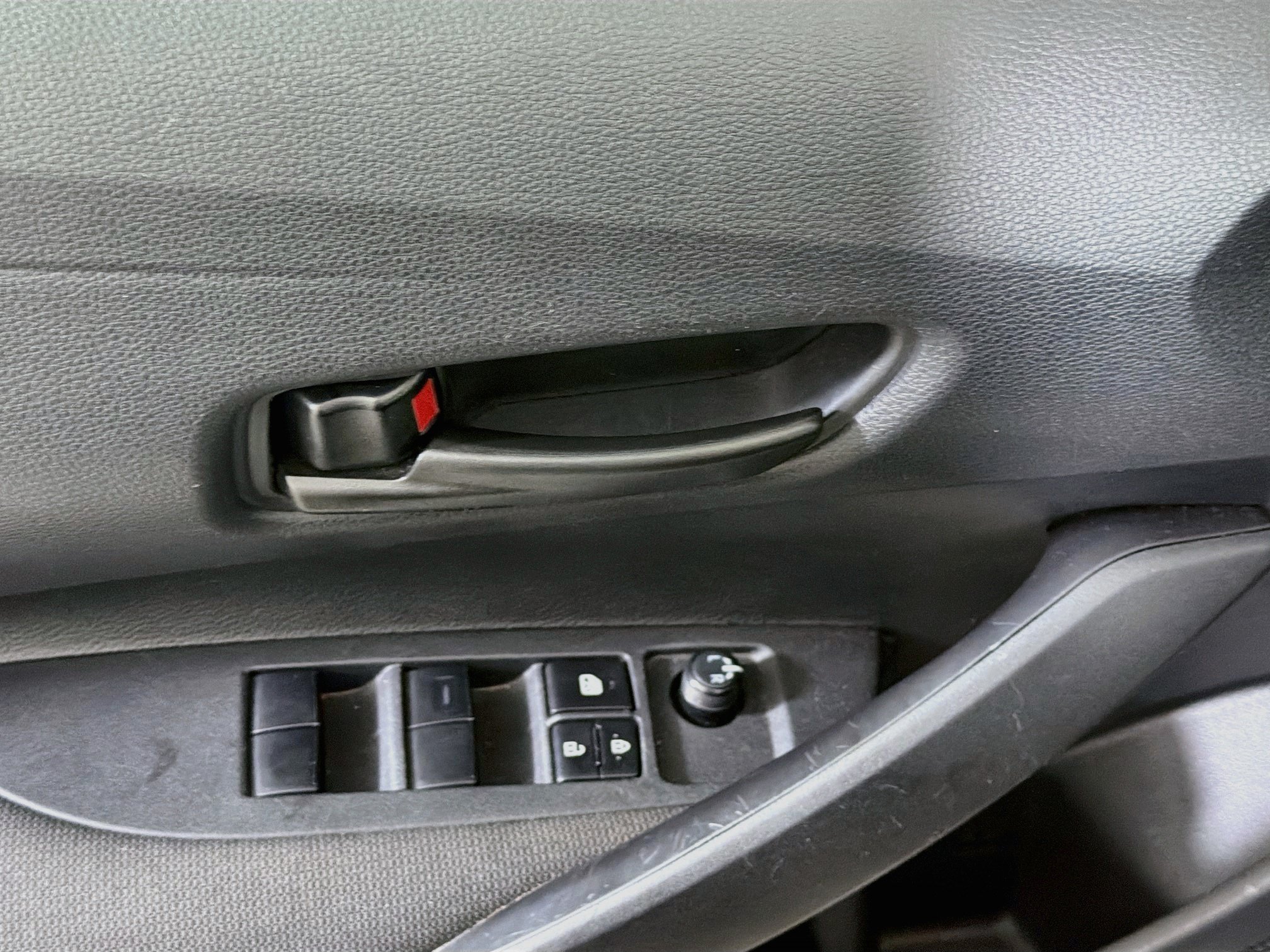 Used 2025 Toyota Corolla LE FWD image 15