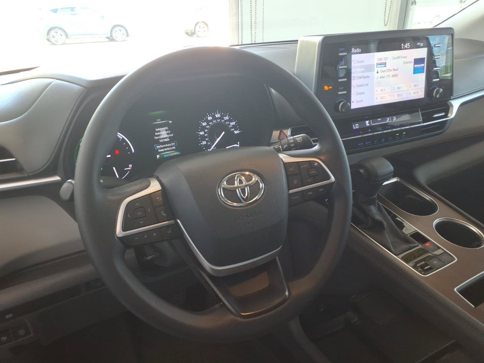 Used 2021 Toyota Sienna LE w/ LE Plus Package FWD image 11