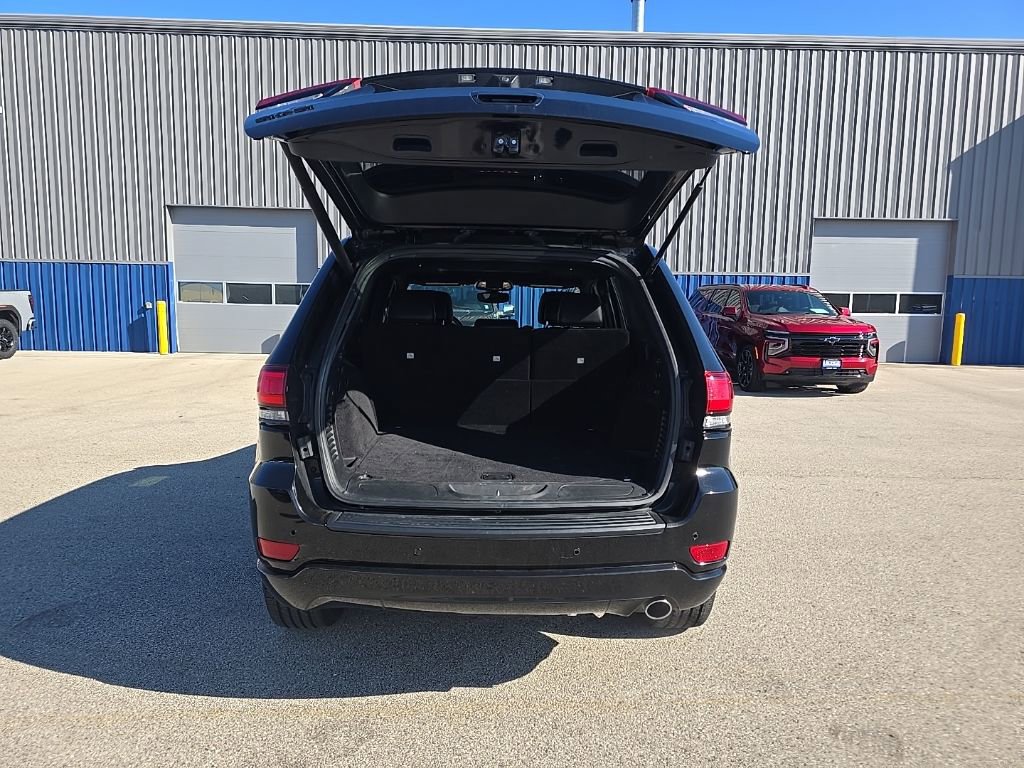 Used 2019 Jeep Grand Cherokee Altitude AWD/4WD image 5
