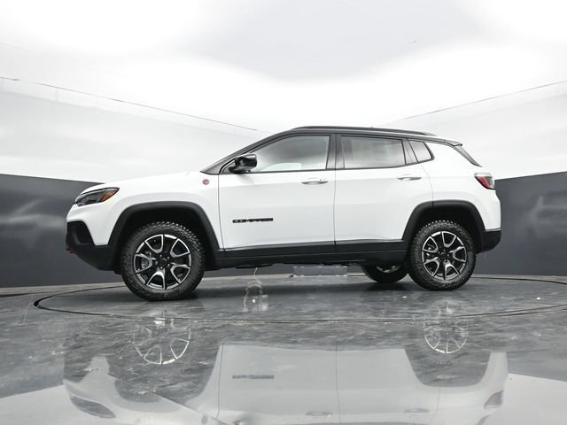 New 2026 Jeep Compass Trailhawk w/ Sun, Sound & Navigation Group AWD/4WD image 57