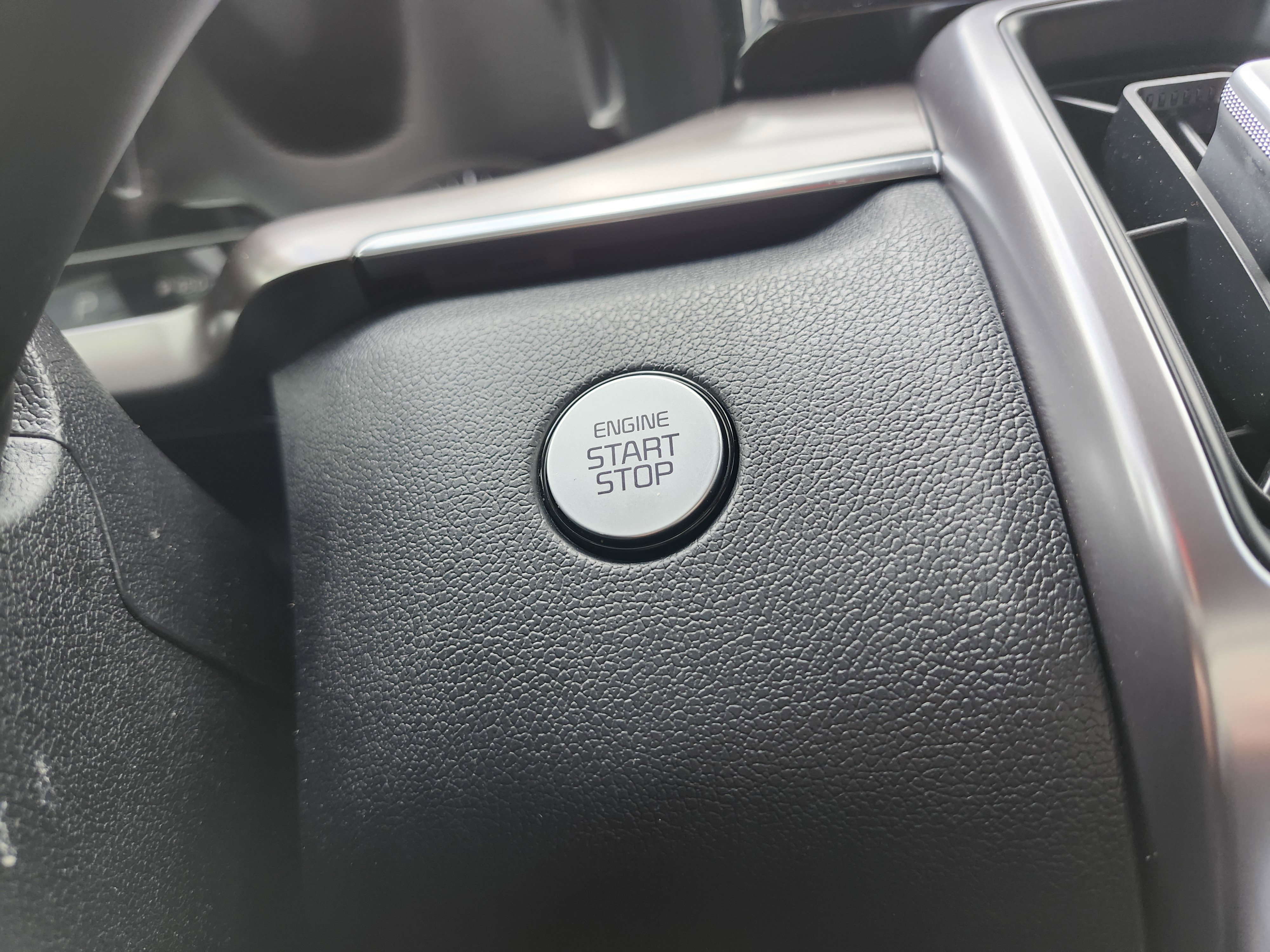 Used 2022 Kia Sorento S FWD image 8