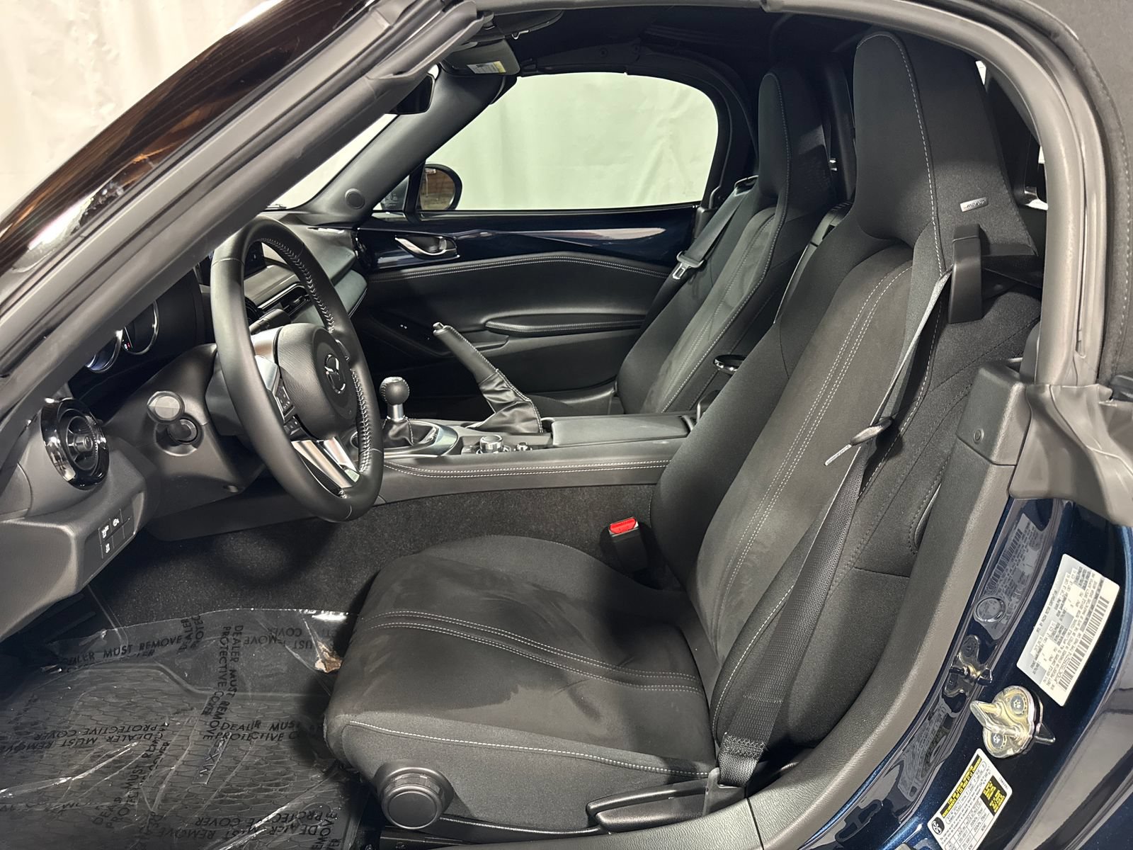 Used 2025 MAZDA MX-5 Miata Club w/ Weather Package RWD image 3