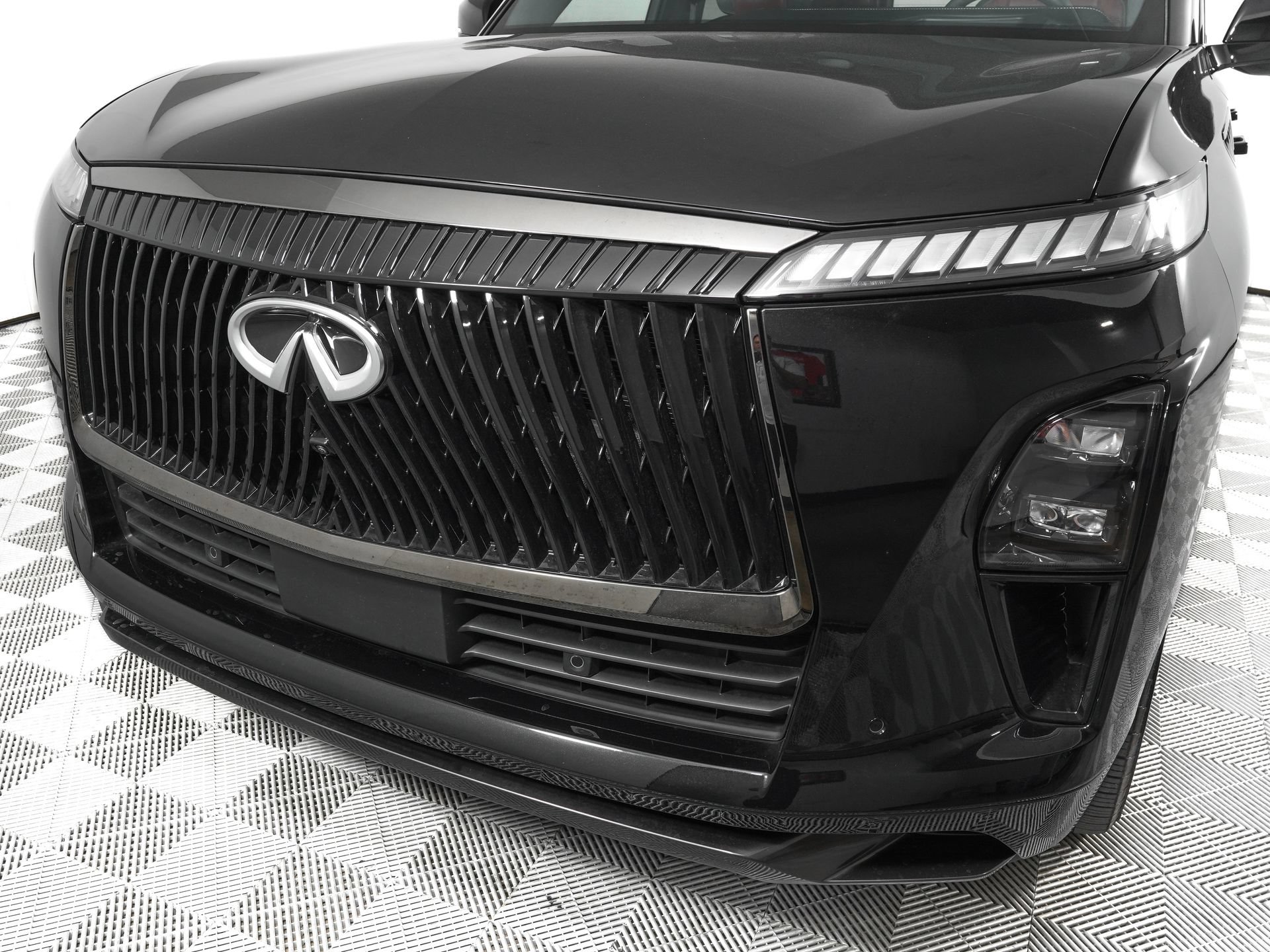 Used 2025 INFINITI QX80 Autograph AWD/4WD image 32