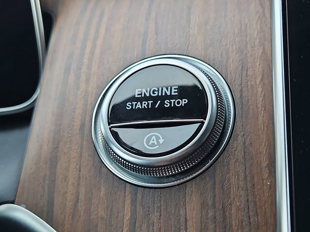 Used 2024 Mercedes-Benz GLC 300 image 23