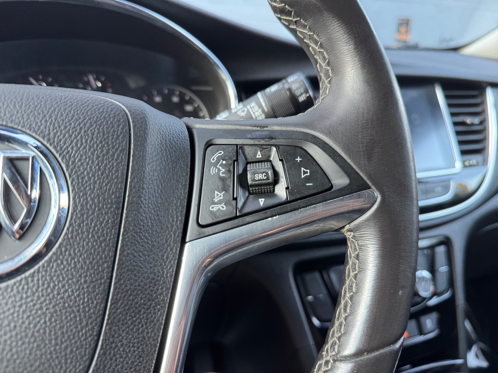 Used 2020 Buick Encore Preferred w/ Safety Package FWD image 19