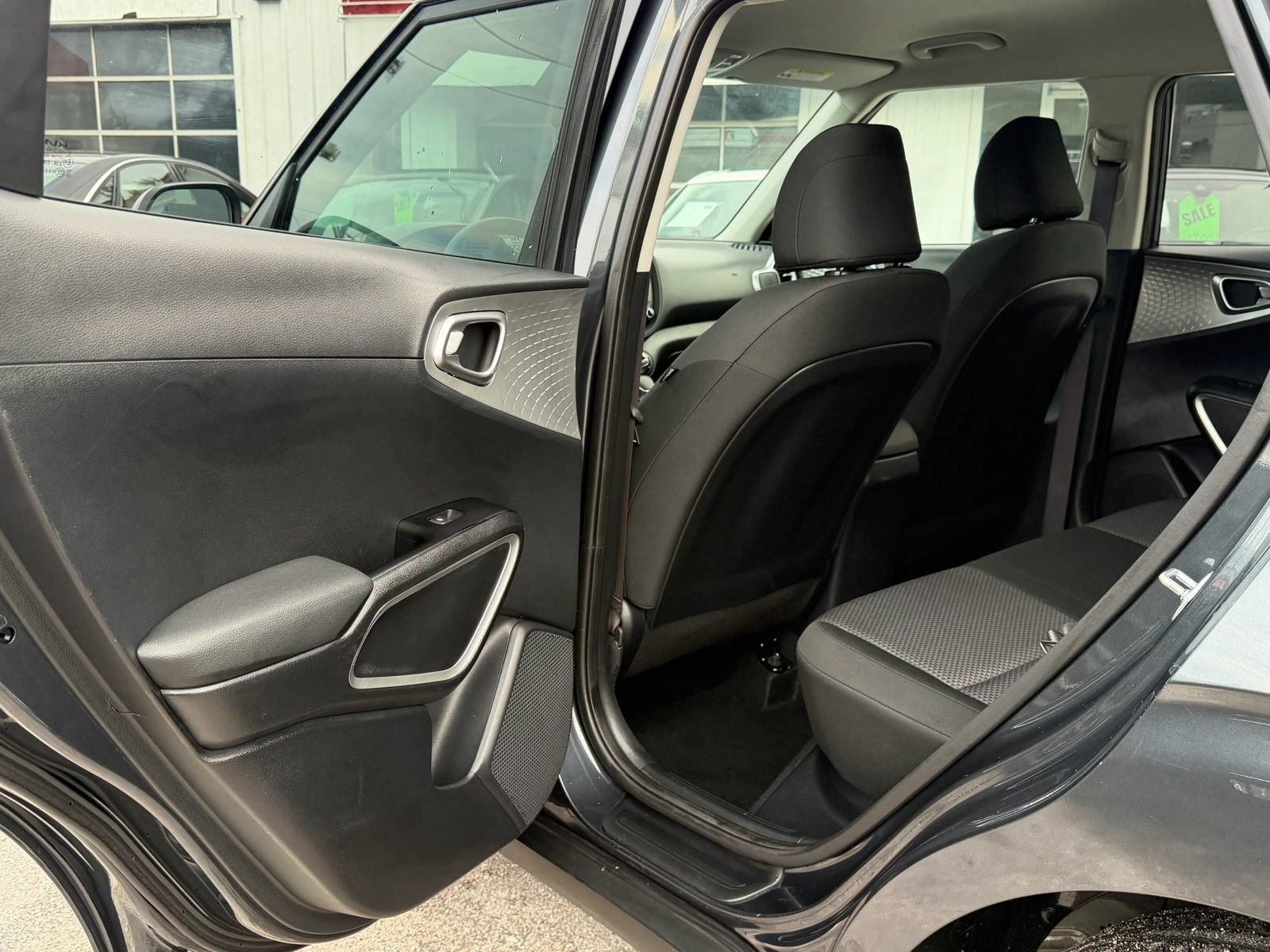 Used 2025 Kia Soul LX w/ LX Technology Package FWD image 12