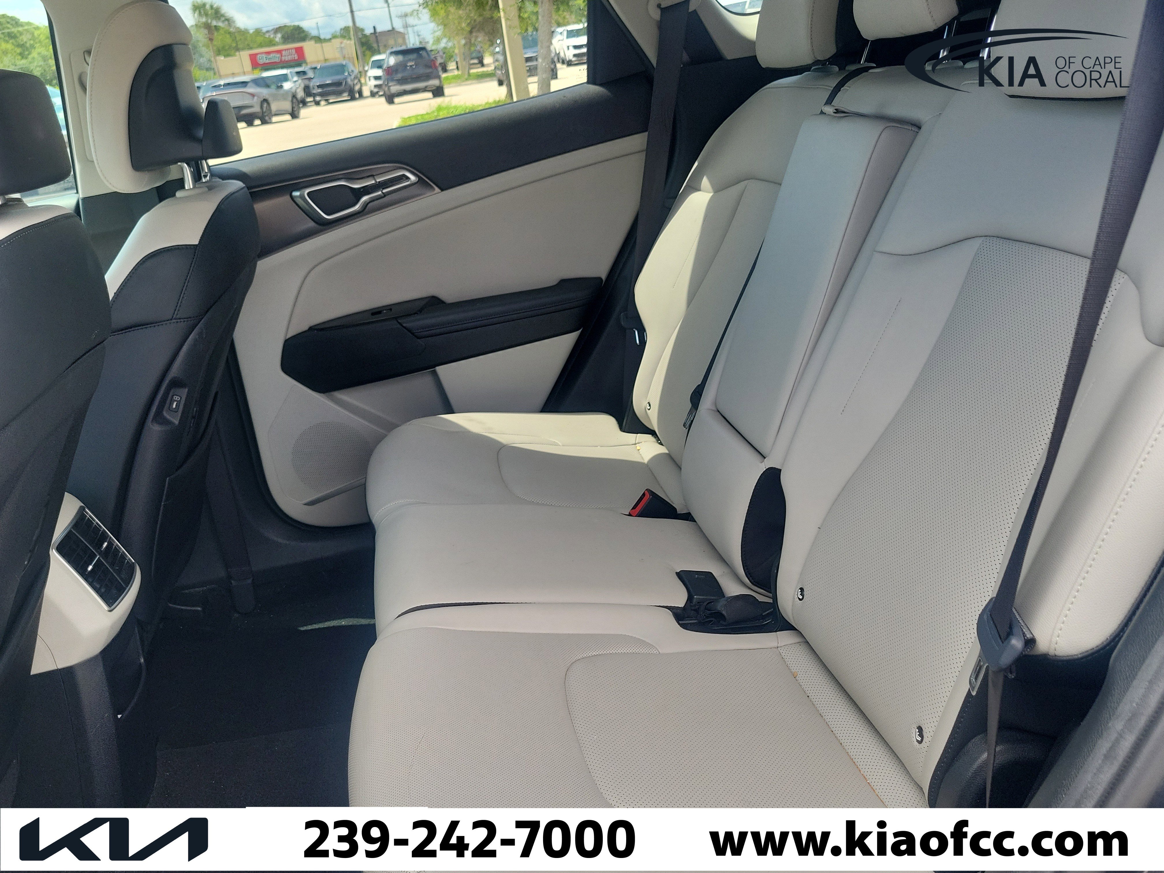 Used 2023 Kia Sportage EX FWD image 14