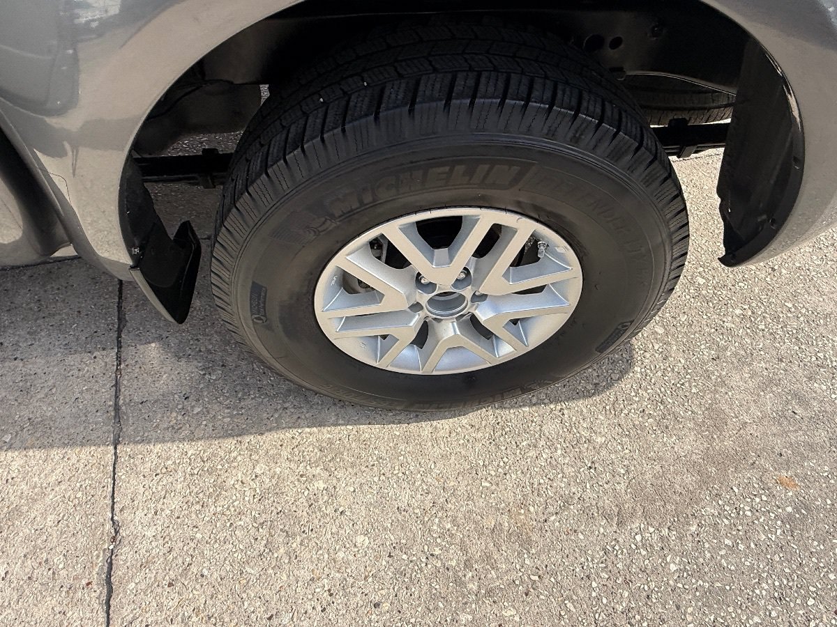 Used 2019 Nissan Frontier SV RWD image 12