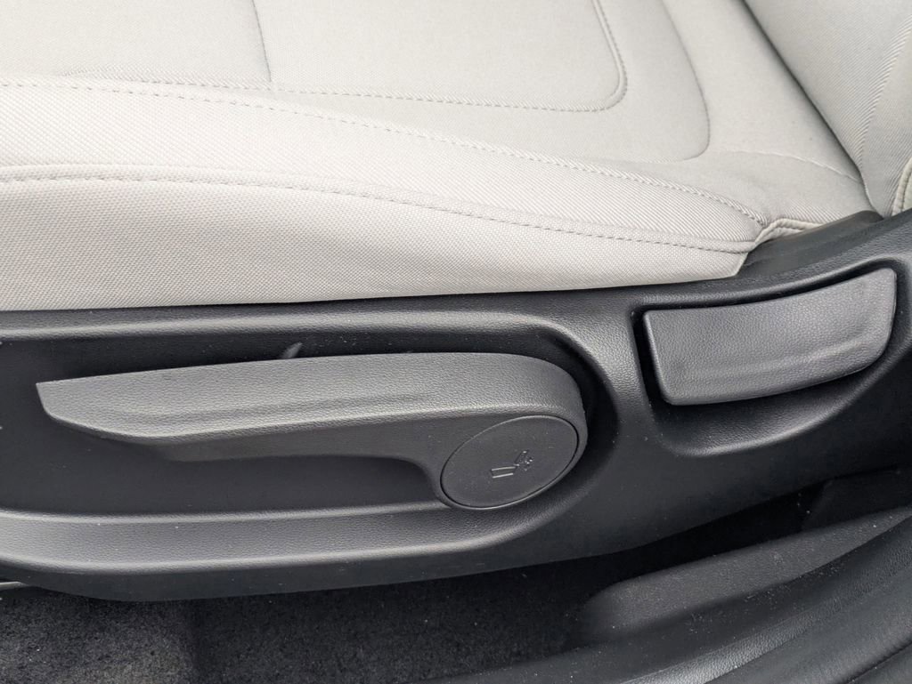 New 2026 Hyundai Tucson SE image 19