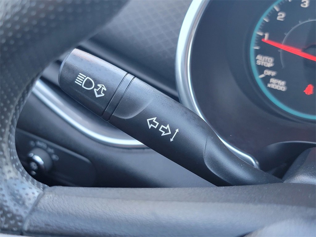 Used 2020 Chevrolet Malibu LT image 38