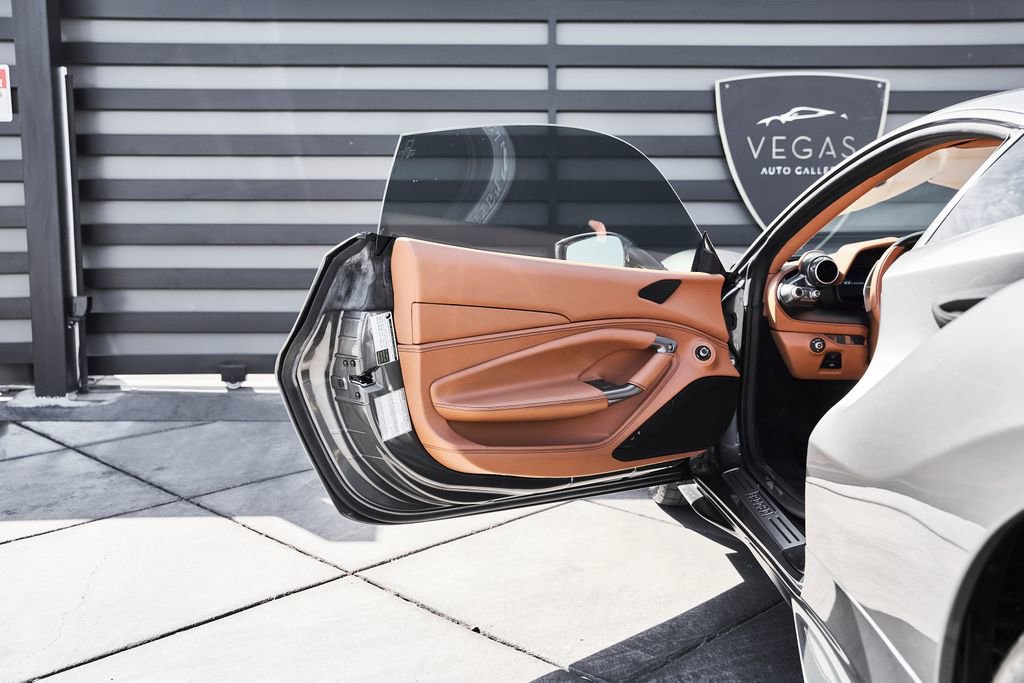 Used 2020 Ferrari F8 Tributo image 36