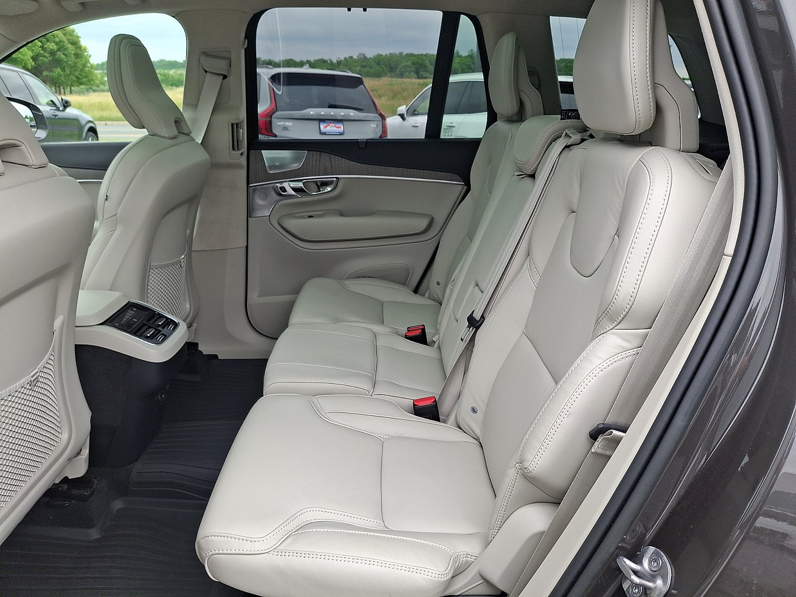 Used 2023 Volvo XC90 B6 Ultimate AWD/4WD image 10