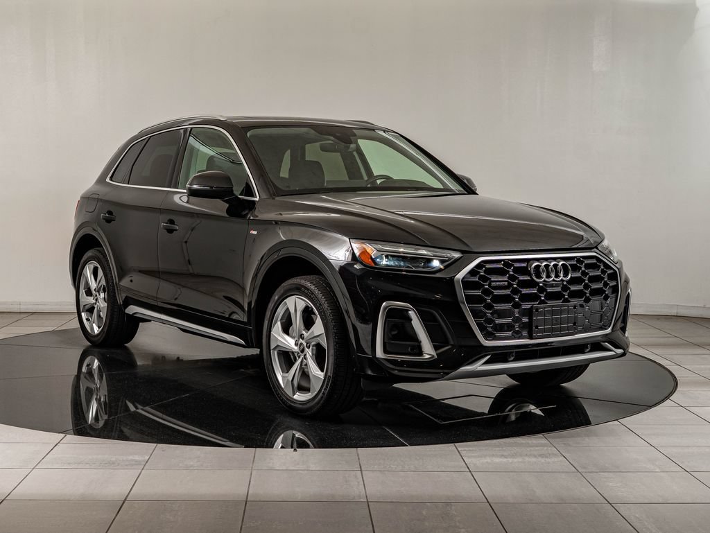 Used 2023 Audi Q5 2.0T Premium Plus w/ Premium Plus Package AWD/4WD image 3