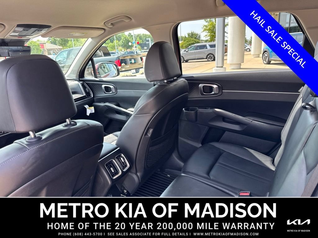 Used 2025 Kia Sorento S AWD/4WD image 31