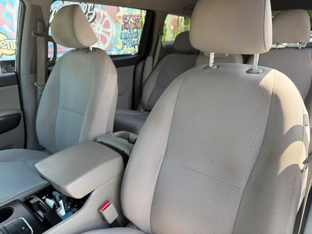 Used 2018 Kia Sedona LX FWD image 15