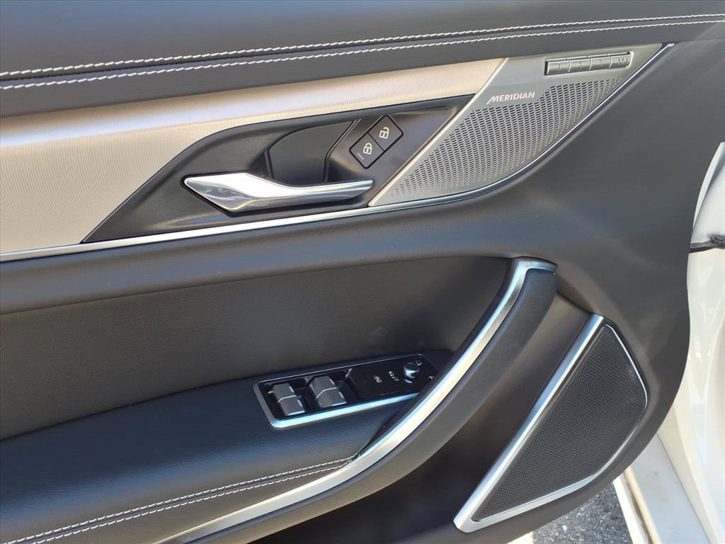 New 2024 Jaguar XF R-Dynamic SE image 10