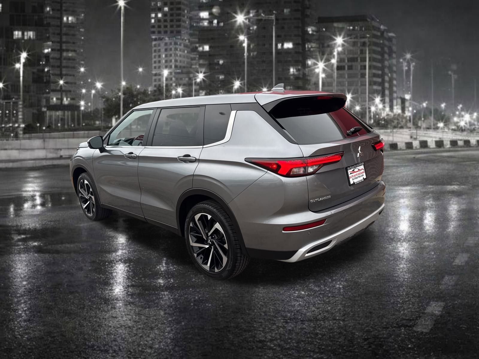 Used 2024 Mitsubishi Outlander SE image 4