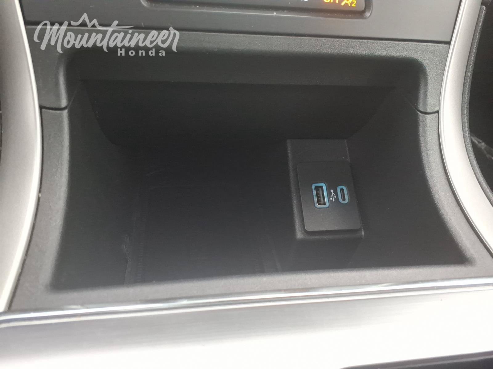Used 2022 Ford Edge SEL w/ Convenience Package AWD/4WD image 32