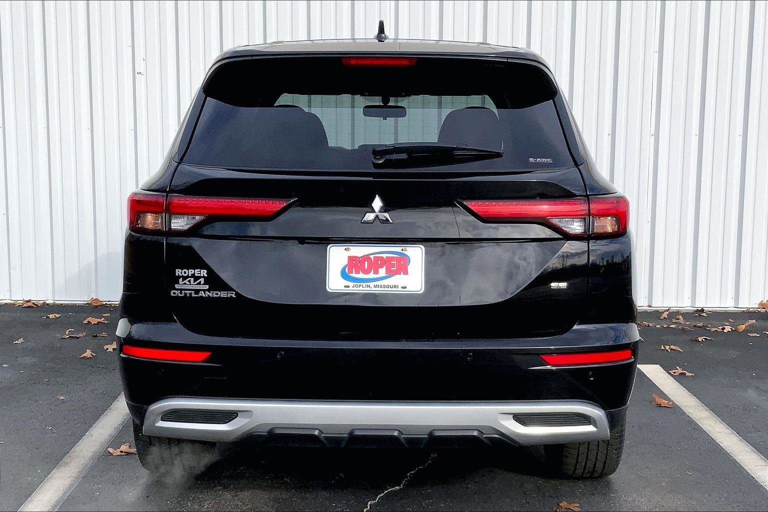 Used 2024 Mitsubishi Outlander SE image 4