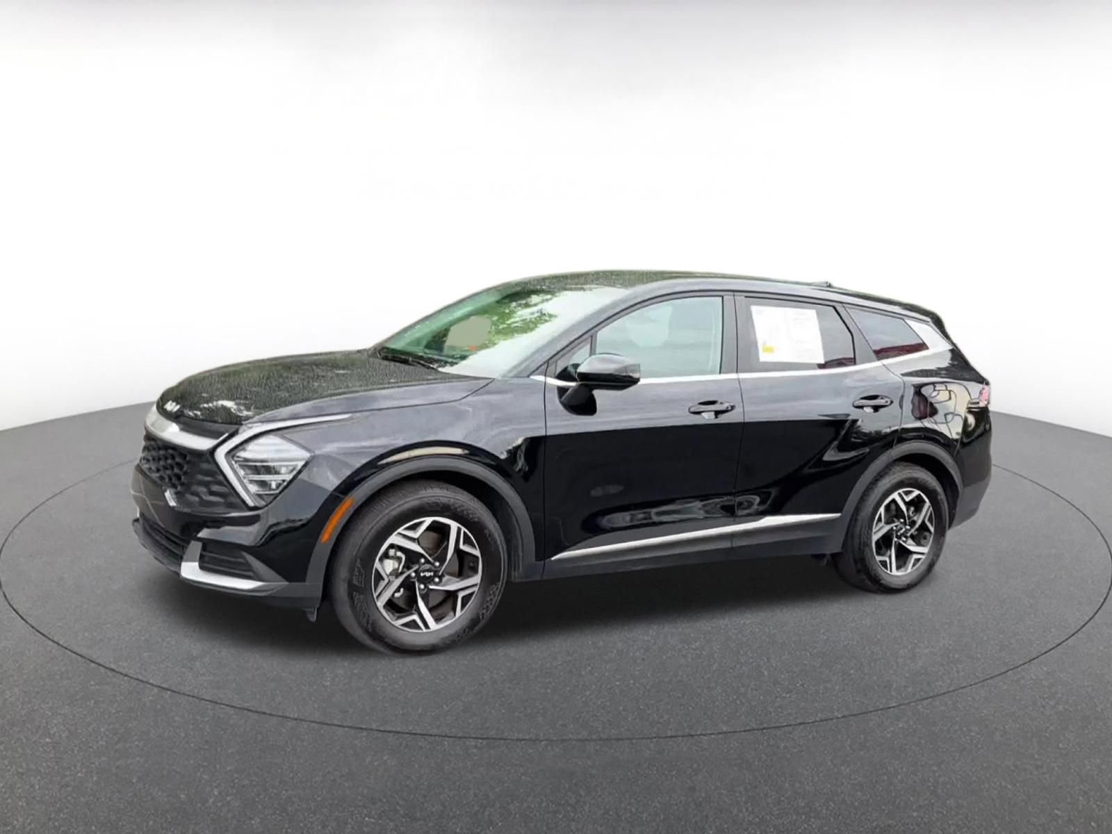 Used 2025 Kia Sportage LX FWD image 8