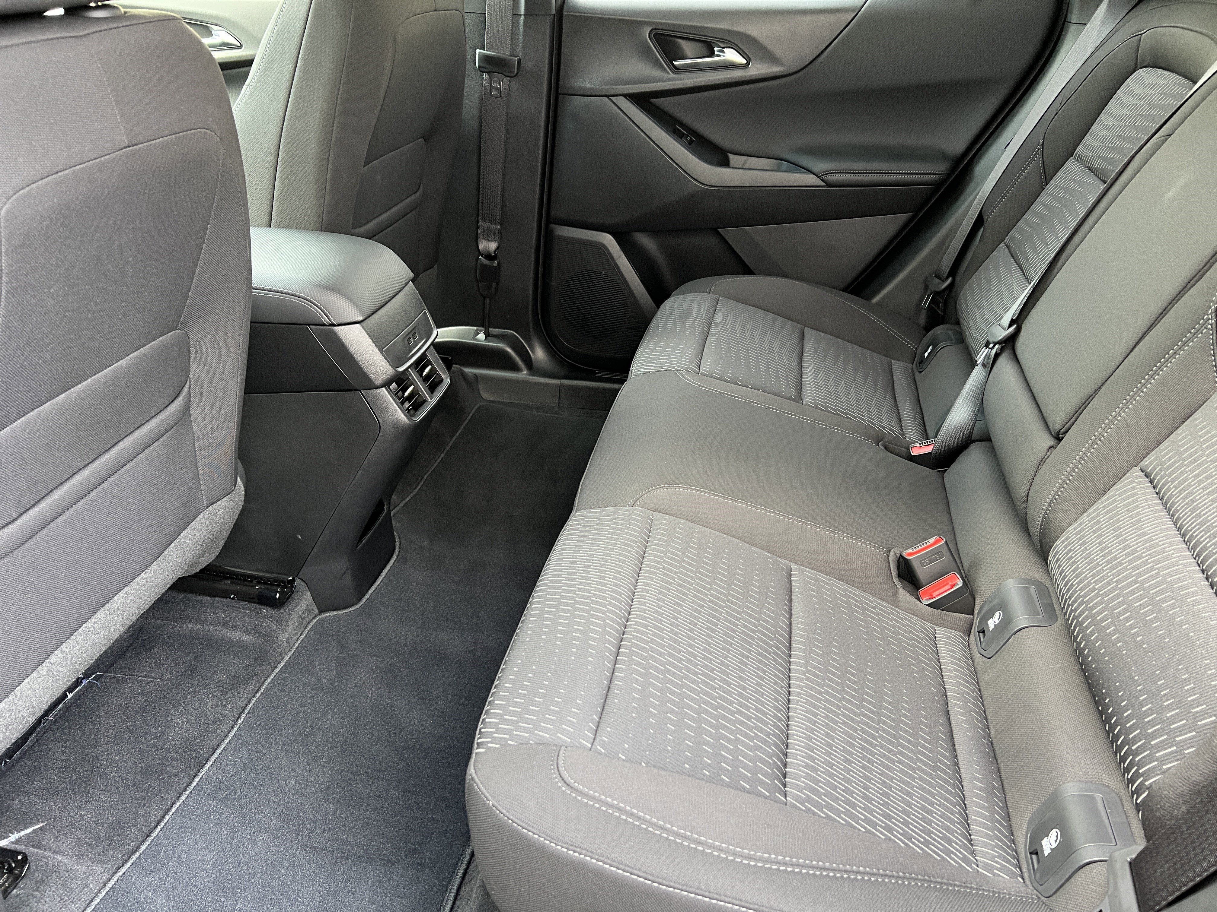 Used 2026 Chevrolet Equinox LT AWD/4WD image 16